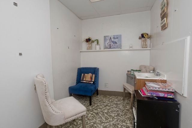 266 Bridge St, Springfield, MA 01103