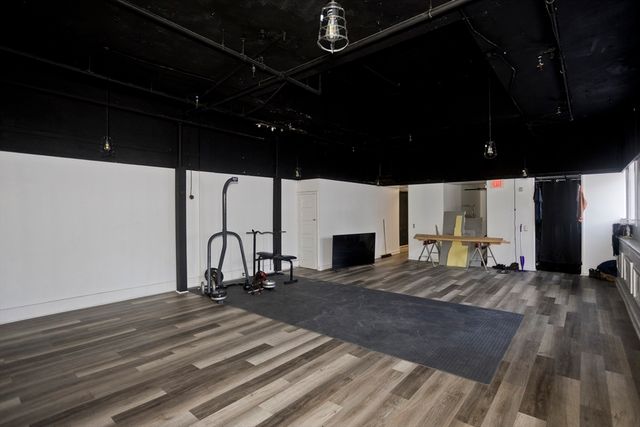 266 Bridge St, Springfield, MA 01103