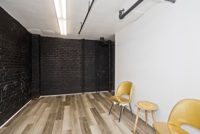 266 Bridge St, Springfield, MA 01103