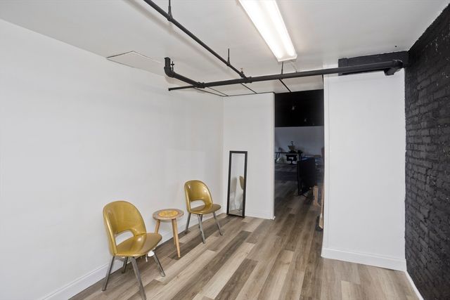 266 Bridge St, Springfield, MA 01103