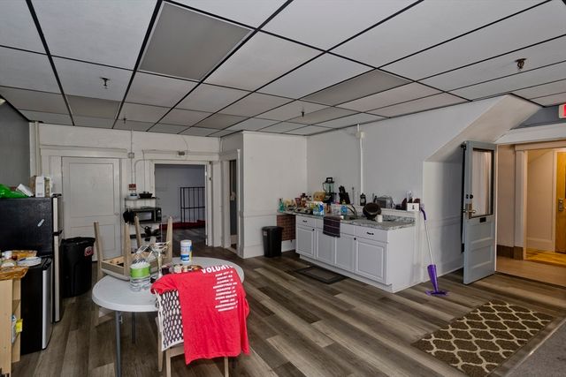 266 Bridge St, Springfield, MA 01103