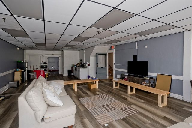 266 Bridge St, Springfield, MA 01103