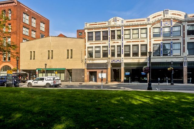 266 Bridge St, Springfield, MA 01103