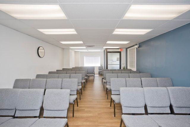 266 Bridge St, Springfield, MA 01103