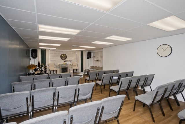 266 Bridge St, Springfield, MA 01103