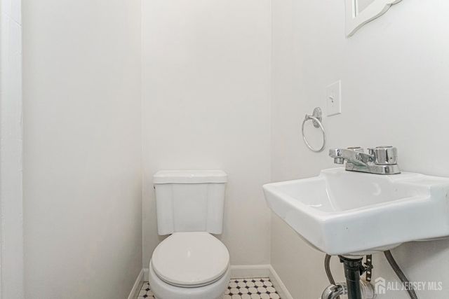 90 Oak Hill Drive, Toms River, NJ 08753