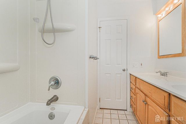 90 Oak Hill Drive, Toms River, NJ 08753