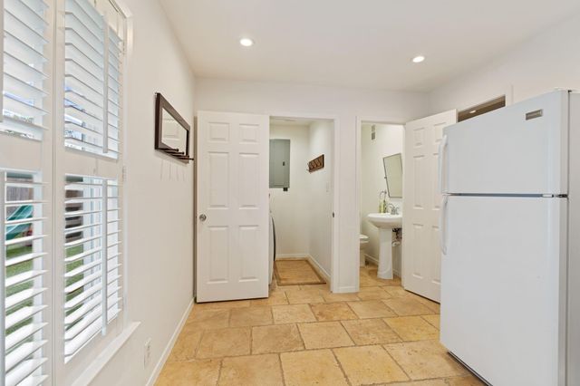 6131 Olympia Drive, Houston, TX 77057