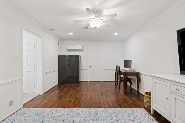 6131 Olympia Drive, Houston, TX 77057