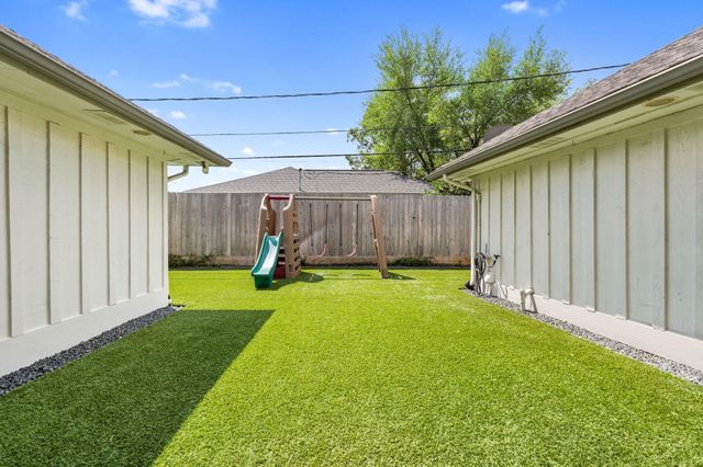 6131 Olympia Drive, Houston, TX 77057