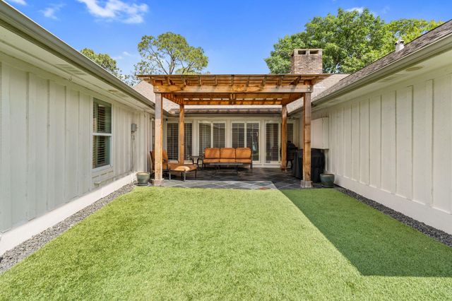 6131 Olympia Drive, Houston, TX 77057