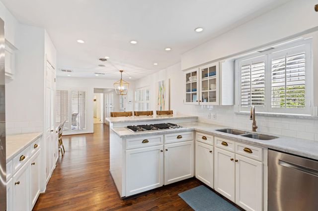 6131 Olympia Drive, Houston, TX 77057