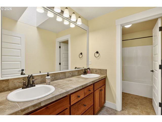 8254 Sw 74TH Ave, Portland, OR 97223