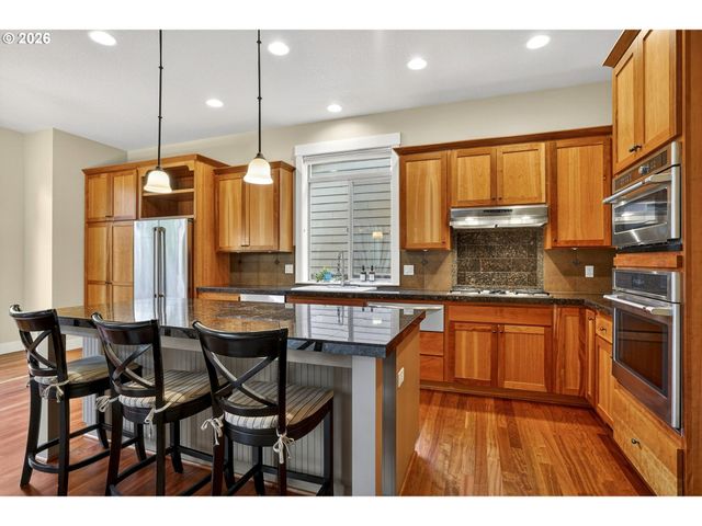 8254 Sw 74TH Ave, Portland, OR 97223