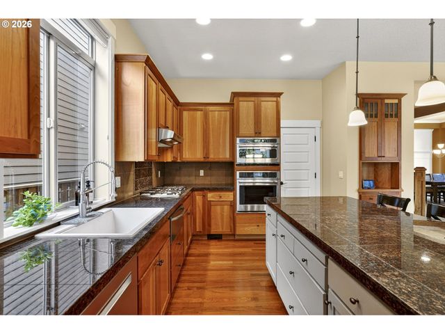 8254 Sw 74TH Ave, Portland, OR 97223