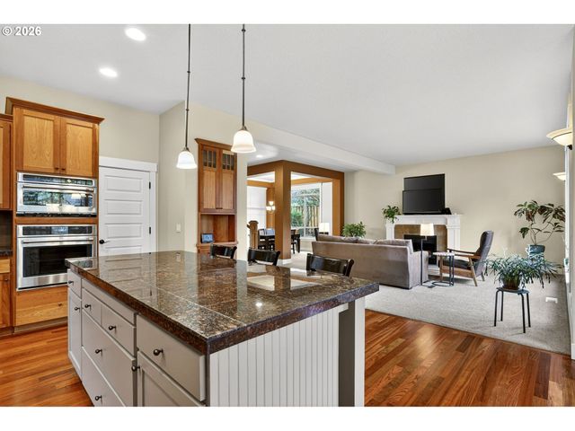 8254 Sw 74TH Ave, Portland, OR 97223