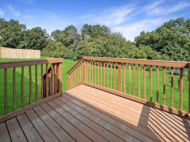 202 Wyburn Pl, Burns, TN 37029