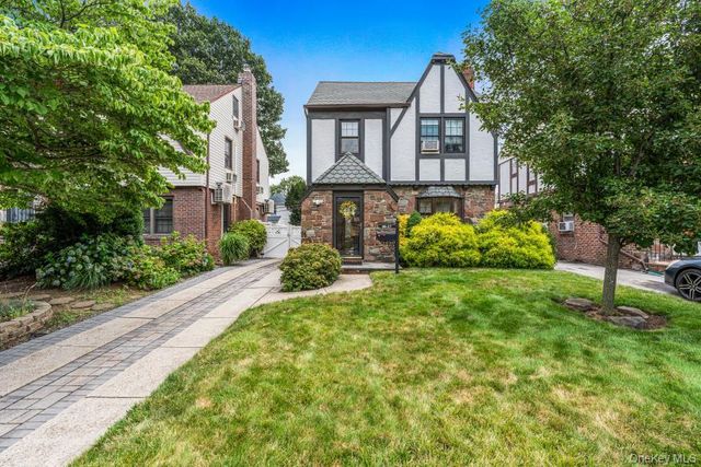 8617 253rd Street, Bellerose, NY 11426
