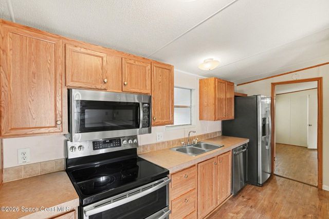 686 Sunrise Court NE, Palm Bay, FL 32907