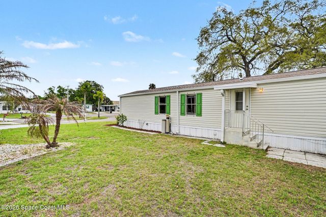 686 Sunrise Court NE, Palm Bay, FL 32907