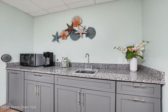686 Sunrise Court NE, Palm Bay, FL 32907