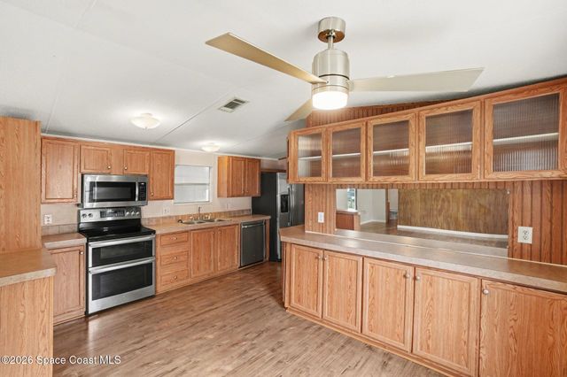 686 Sunrise Court NE, Palm Bay, FL 32907