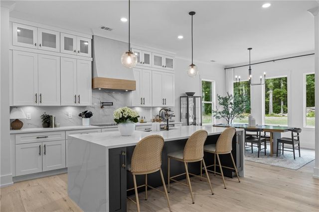 126 Elmwood Road, Hoschton, GA 30548