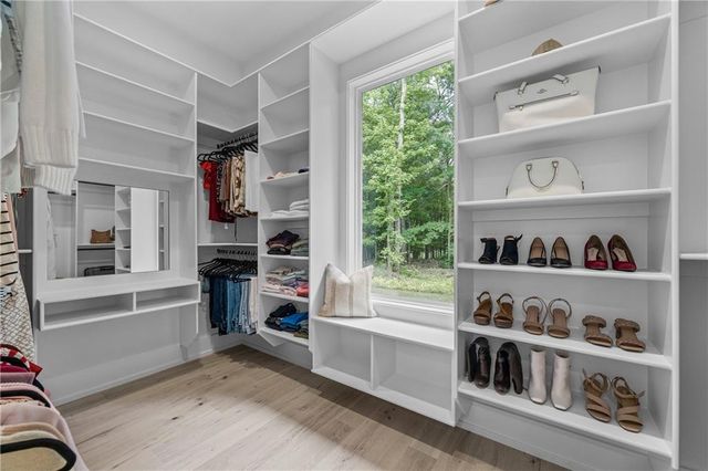 126 Elmwood Road, Hoschton, GA 30548
