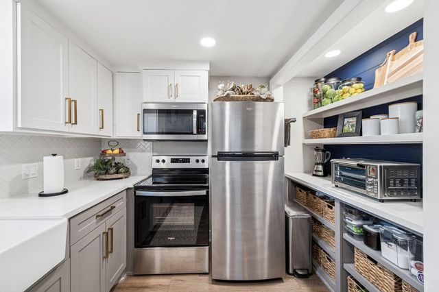 4619 Brook Shadow Drive, Kingwood, TX 77345