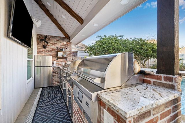 4619 Brook Shadow Drive, Kingwood, TX 77345