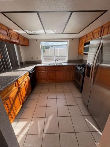 1524 Canterbury, Redlands, CA 92374