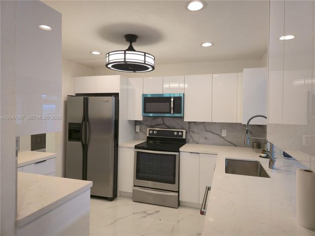 1141 SW 8th Terrace, Fort Lauderdale, FL 33315