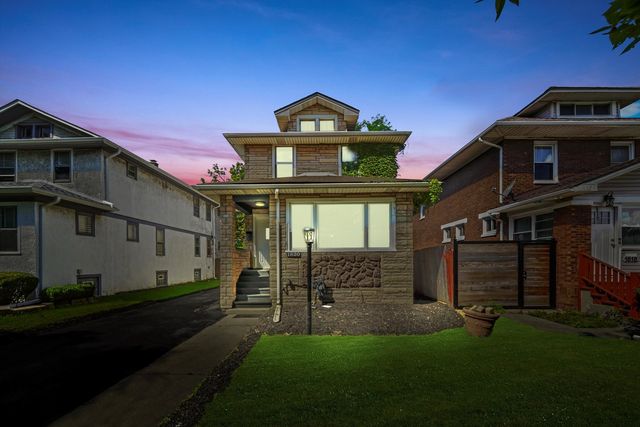 1820 S 3rd Avenue, Maywood, IL 60153