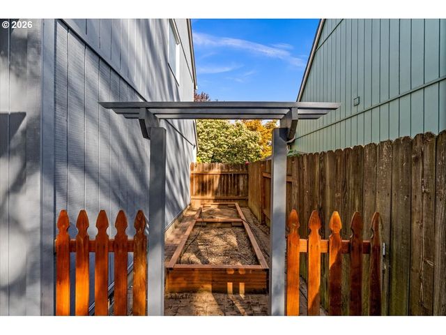 2117 Se 61ST Pl, Hillsboro, OR 97123