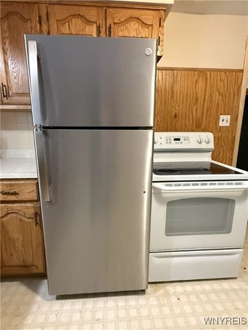 156 Leocrest Court, West Seneca, NY 14224