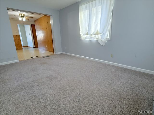 156 Leocrest Court, West Seneca, NY 14224