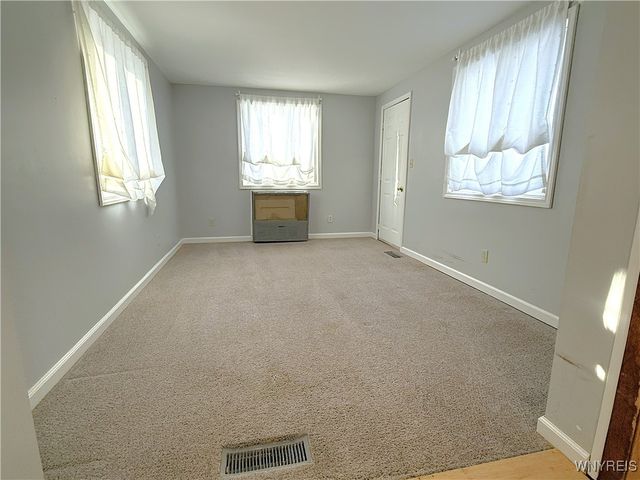 156 Leocrest Court, West Seneca, NY 14224