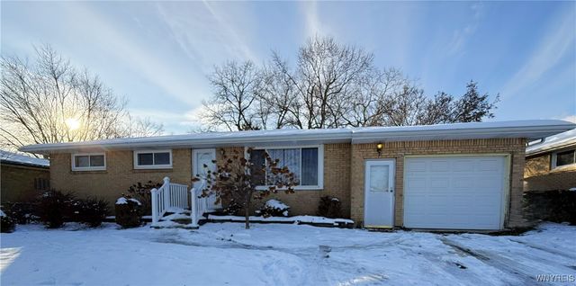 156 Leocrest Court, West Seneca, NY 14224