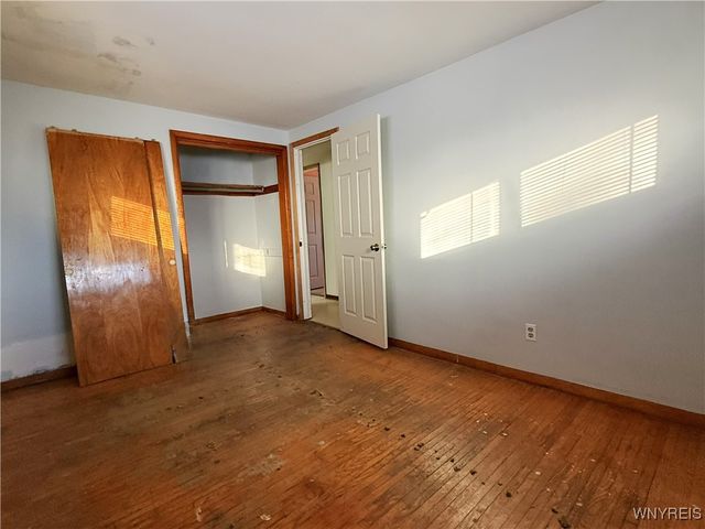 156 Leocrest Court, West Seneca, NY 14224