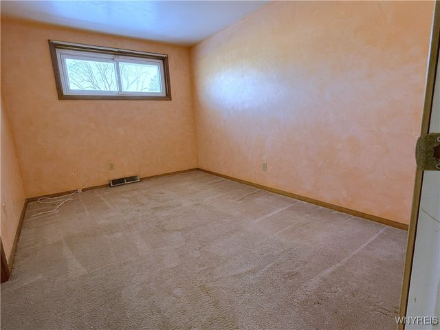 156 Leocrest Court, West Seneca, NY 14224