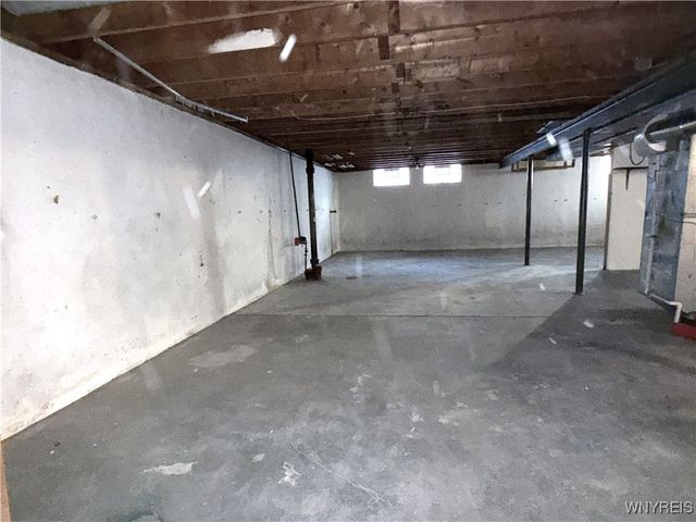 156 Leocrest Court, West Seneca, NY 14224