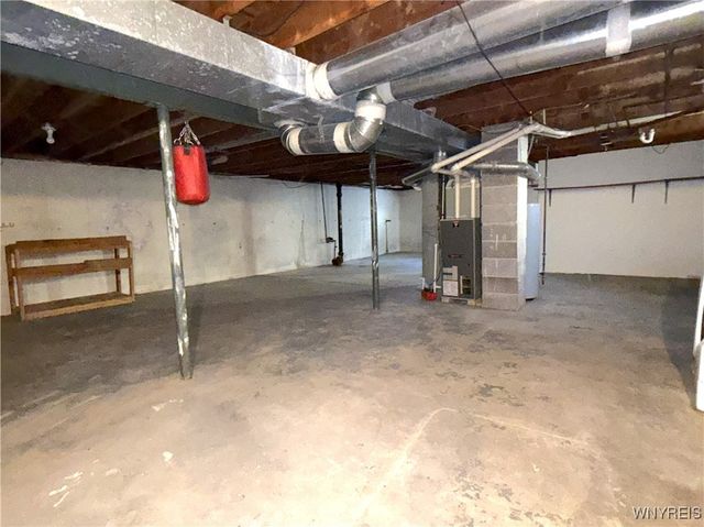 156 Leocrest Court, West Seneca, NY 14224