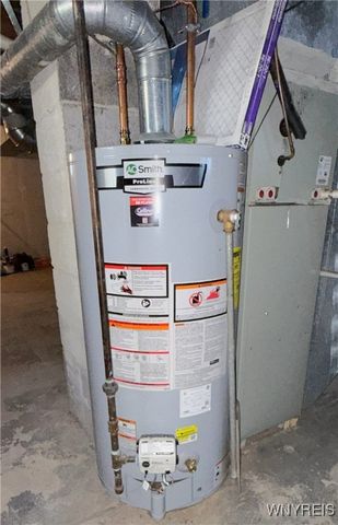 156 Leocrest Court, West Seneca, NY 14224