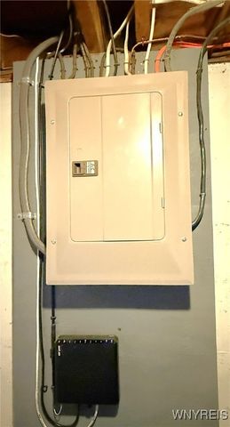 156 Leocrest Court, West Seneca, NY 14224