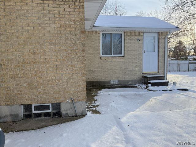 156 Leocrest Court, West Seneca, NY 14224