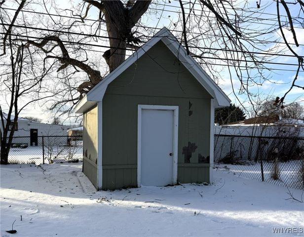 156 Leocrest Court, West Seneca, NY 14224