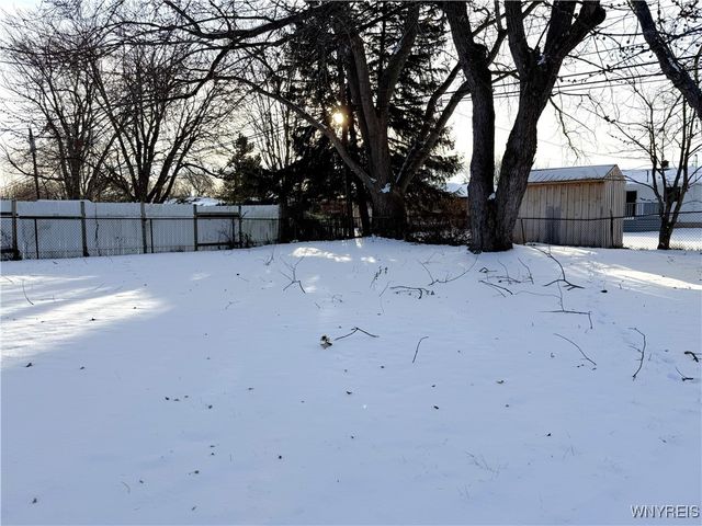 156 Leocrest Court, West Seneca, NY 14224