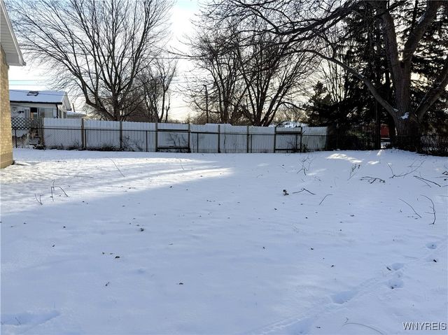 156 Leocrest Court, West Seneca, NY 14224