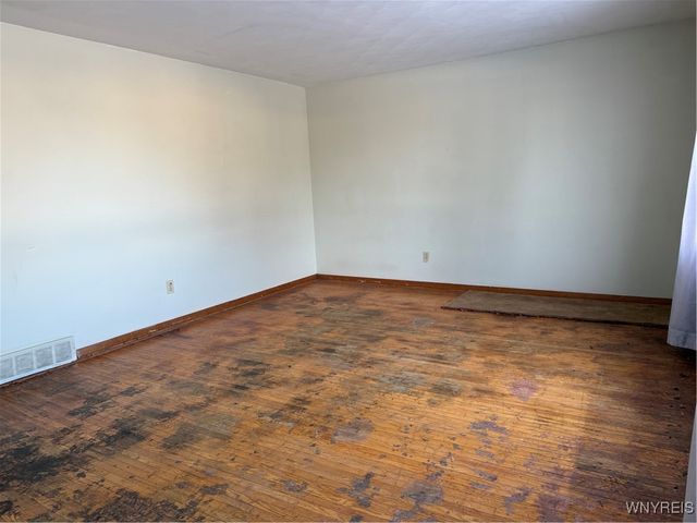 156 Leocrest Court, West Seneca, NY 14224