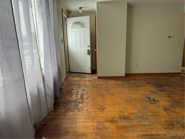 156 Leocrest Court, West Seneca, NY 14224